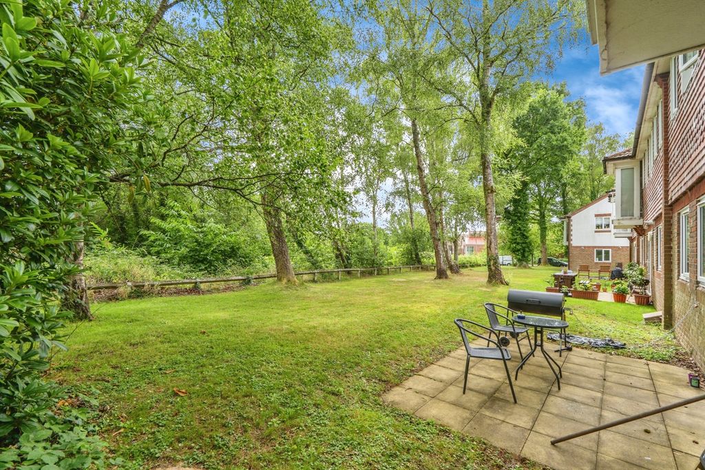Property photo 2 of 11 Photo