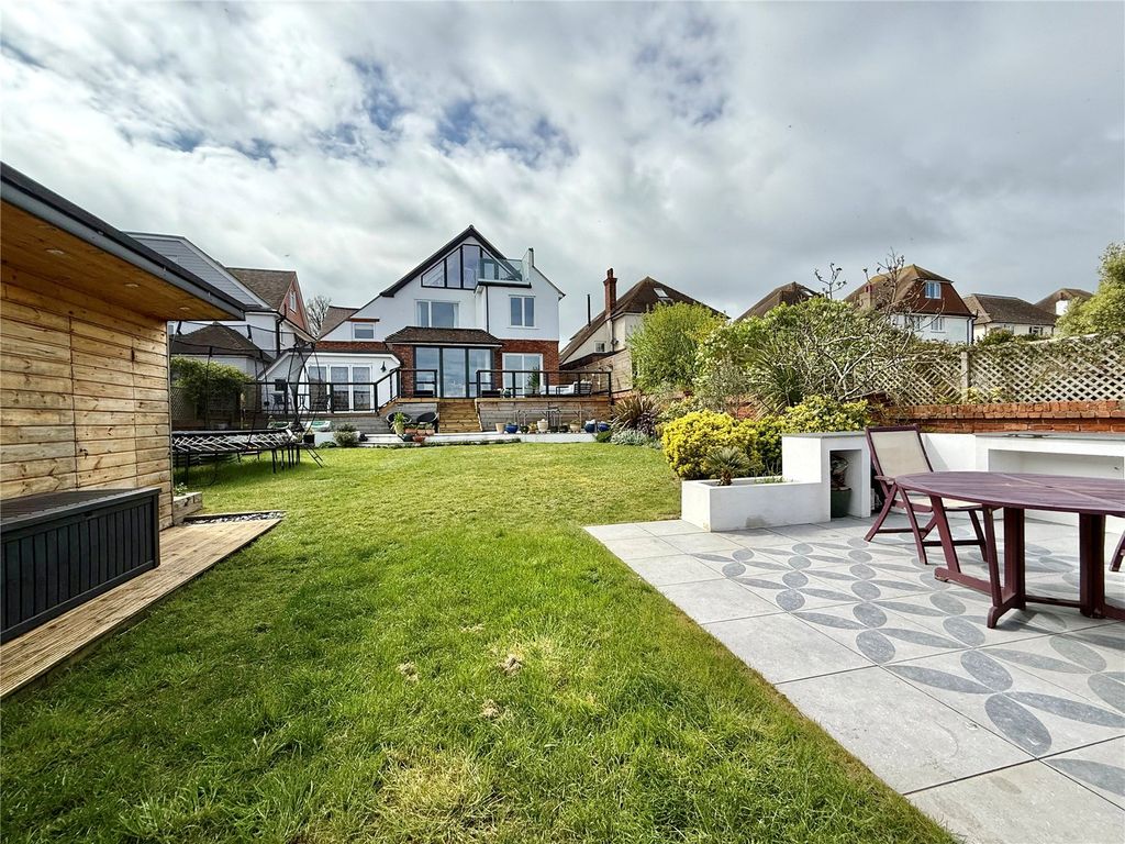 Property photo 3 of 33 Picture No. 26