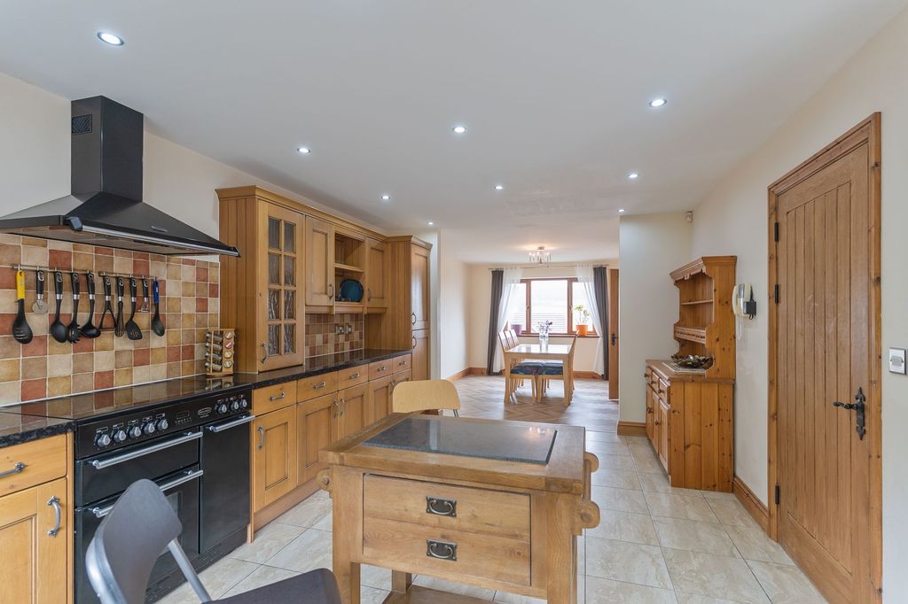 Property photo 2 of 42