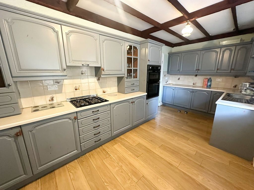 Property photo 2 of 23