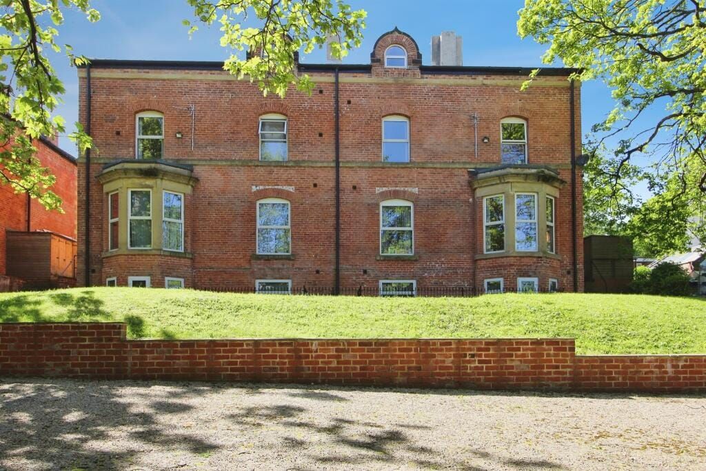 Property photo 1 of 11