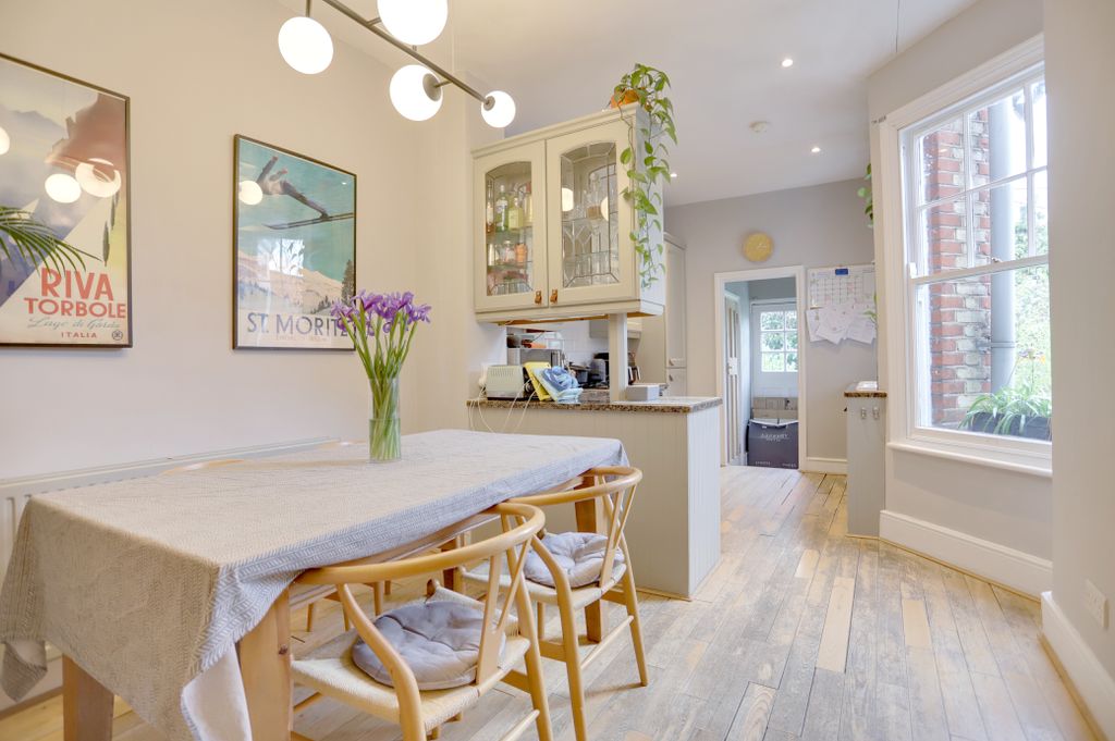 Property photo 3 of 13 5