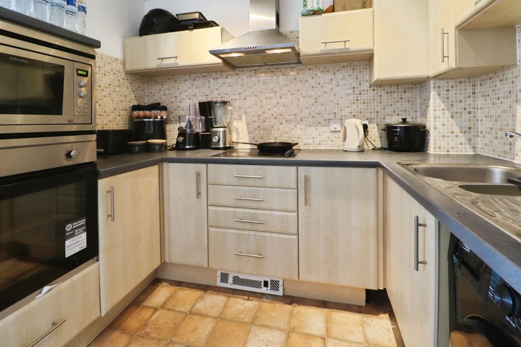 Property photo 3 of 17