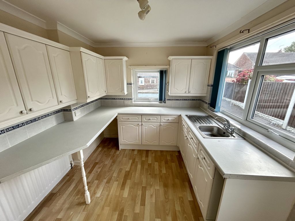 Property photo 3 of 12 Photo 4