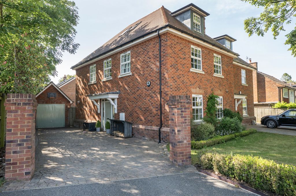 Property photo 1 of 12 1472098-23-6A4686...