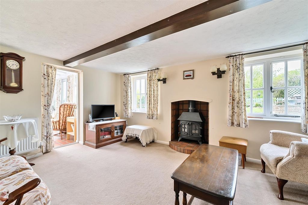 Property photo 3 of 28 Sitting Room