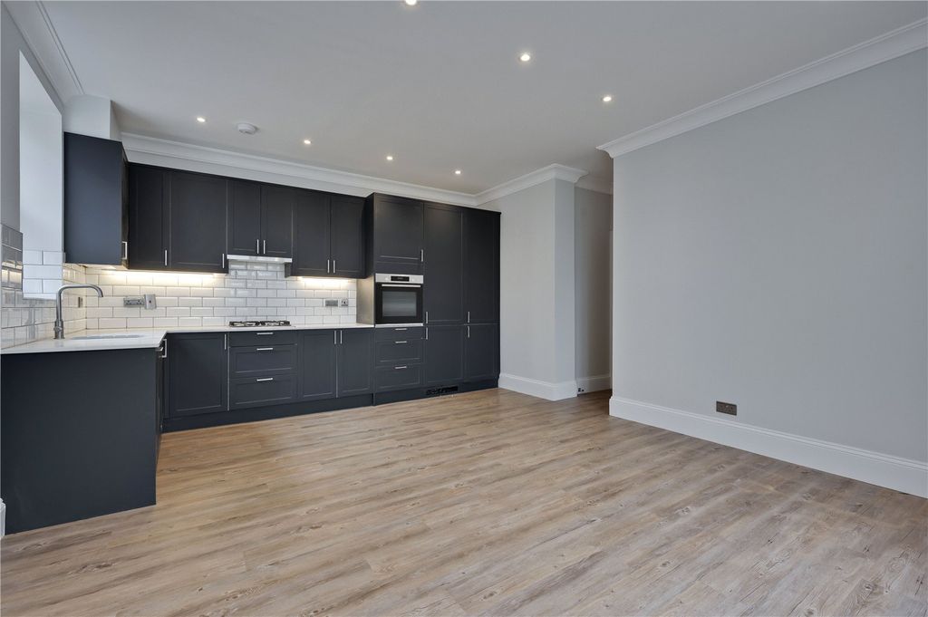 Property photo 2 of 7 Alternative View