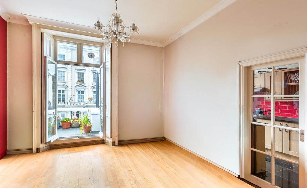 Property photo 2 of 14 St Georges Drive 46F-7-2.Jpg