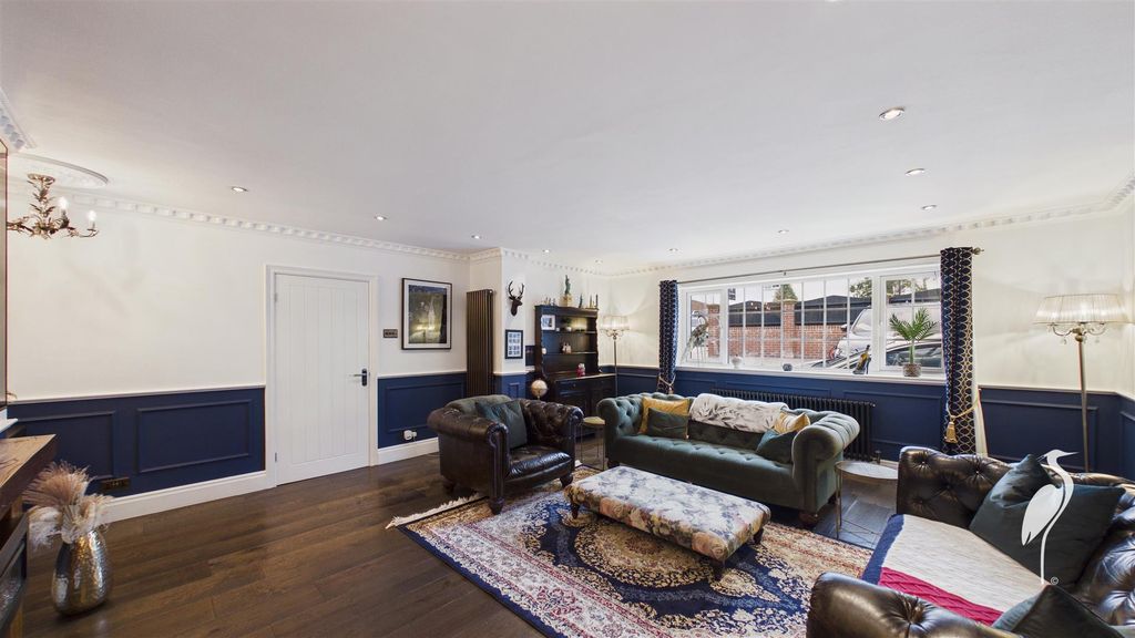 Property photo 3 of 50 Lounge