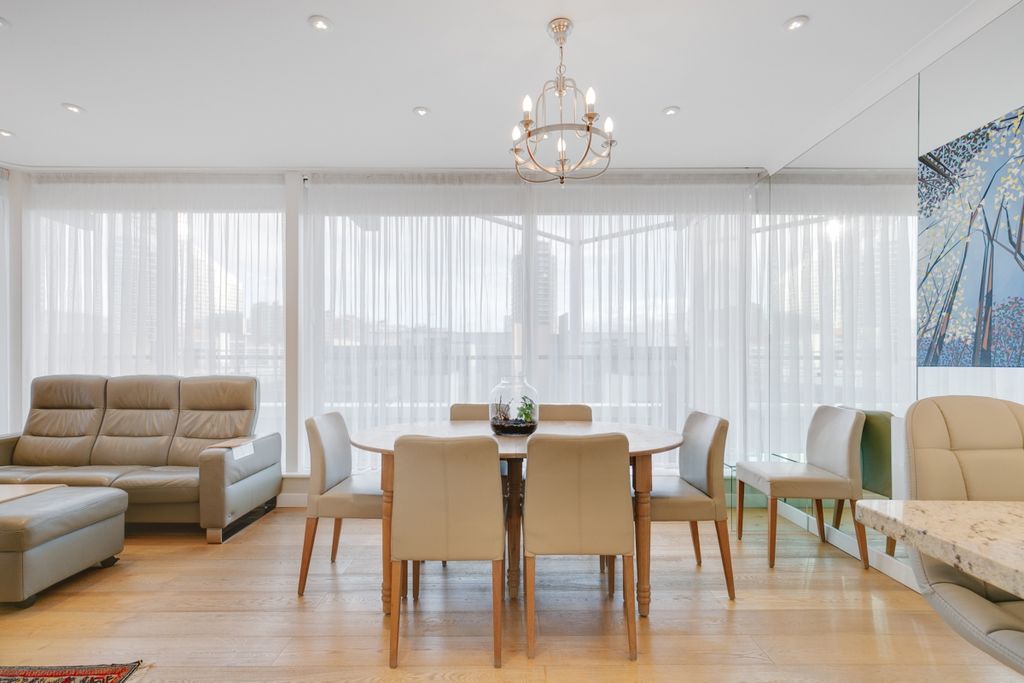 Property photo 3 of 25 Dining Area