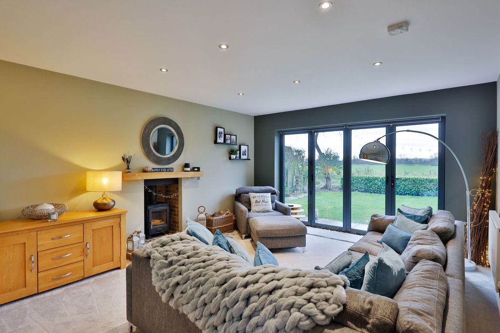 Property photo 3 of 31