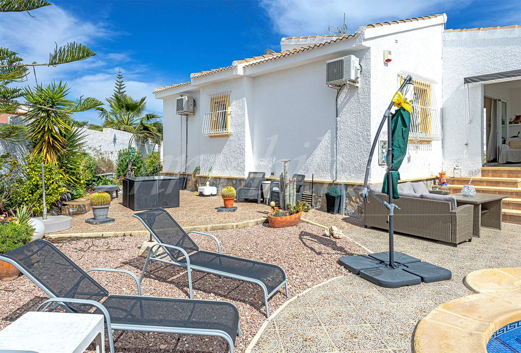 Property photo 3 of 35