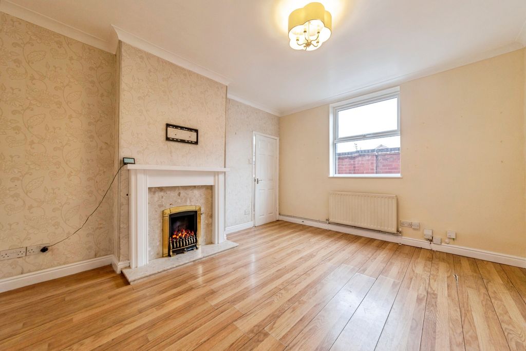 Property photo 3 of 16 97_Sleaford_Road-22