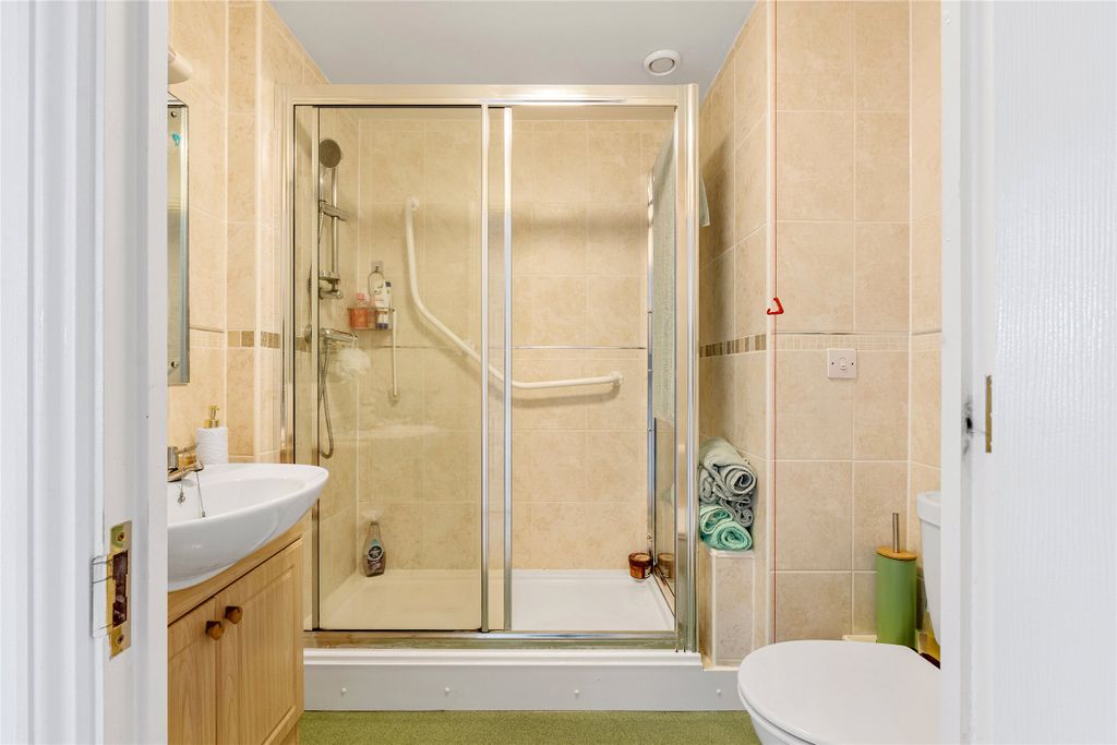 Property photo 2 of 17 Picture No. 11
