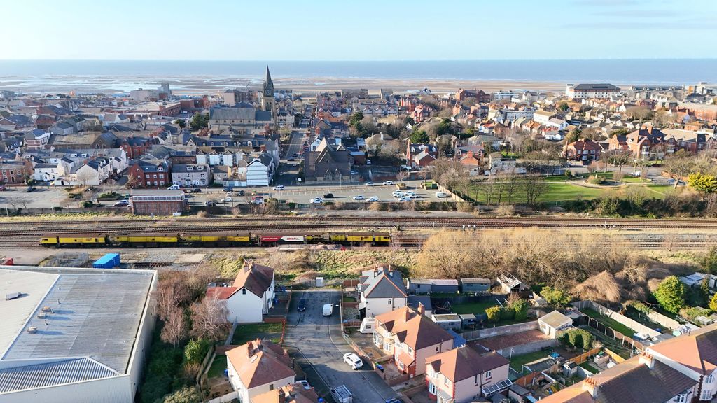 Property photo 2 of 18