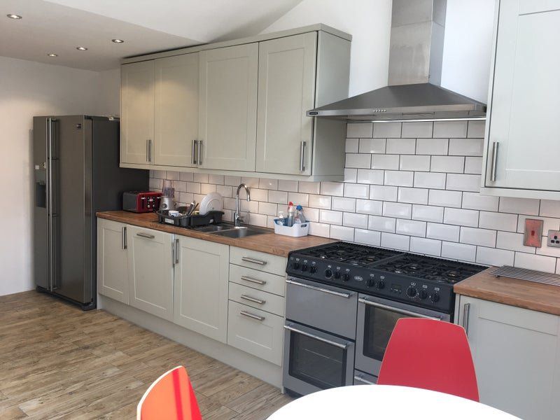 Property photo 2 of 7 Kitchen