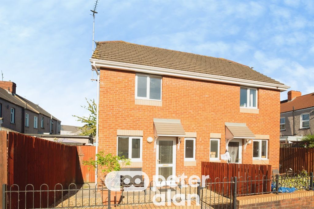 Property photo 2 of 12