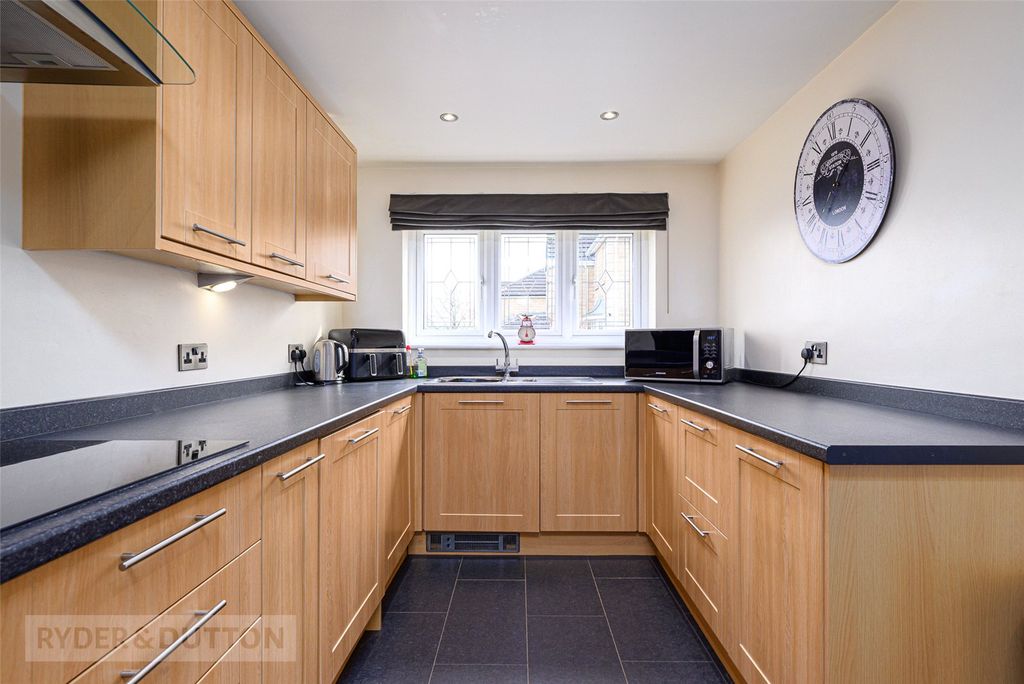 Property photo 3 of 23 Kitchen