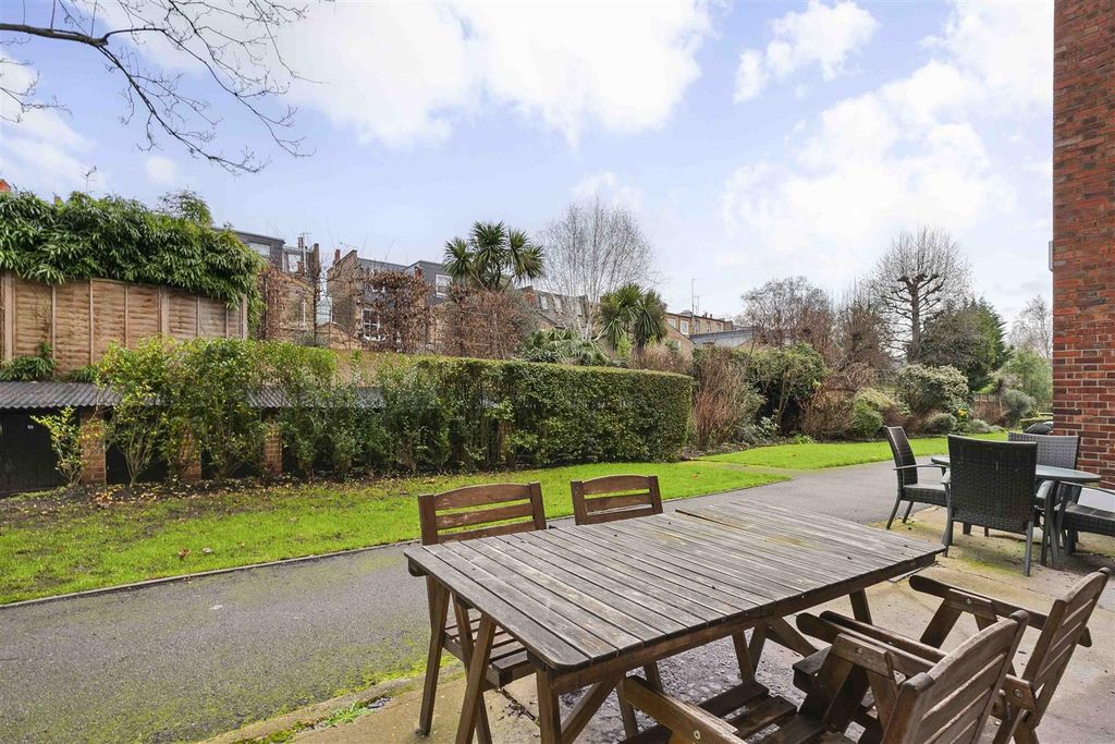 Property photo 3 of 17