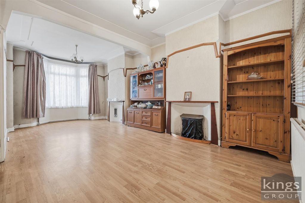 Property photo 2 of 17