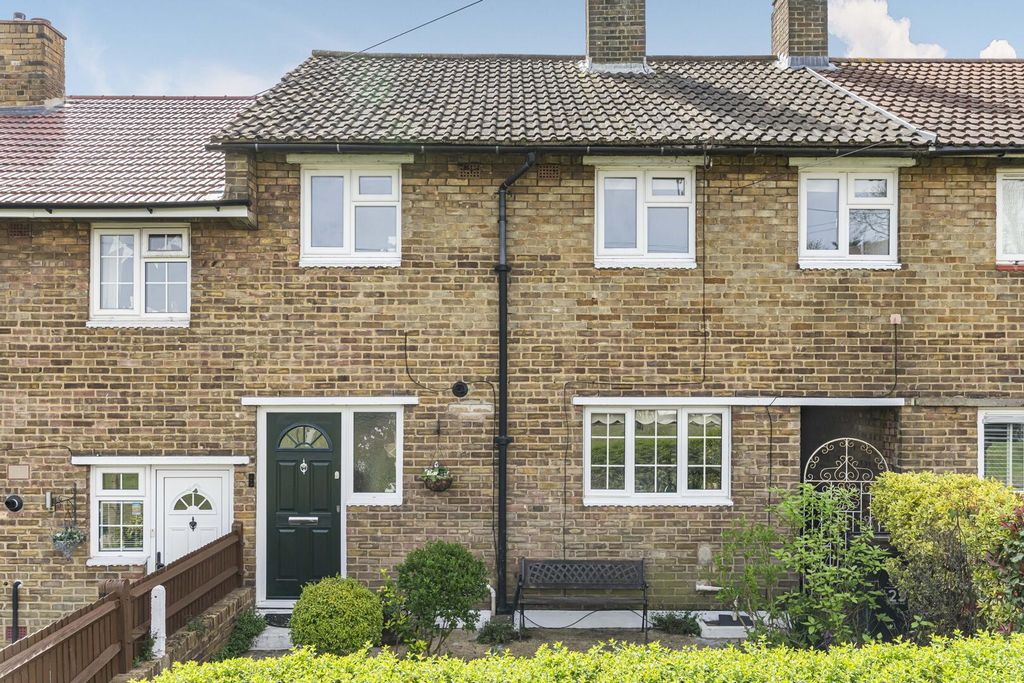 Property photo 1 of 21 Front (Exterior)