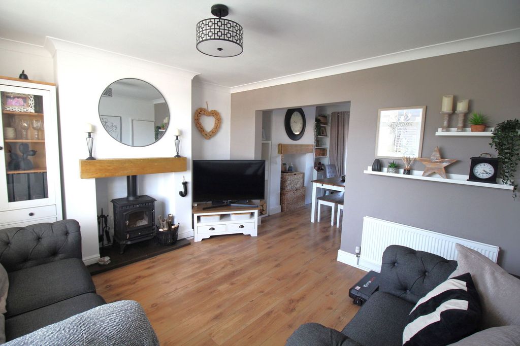 Property photo 2 of 21