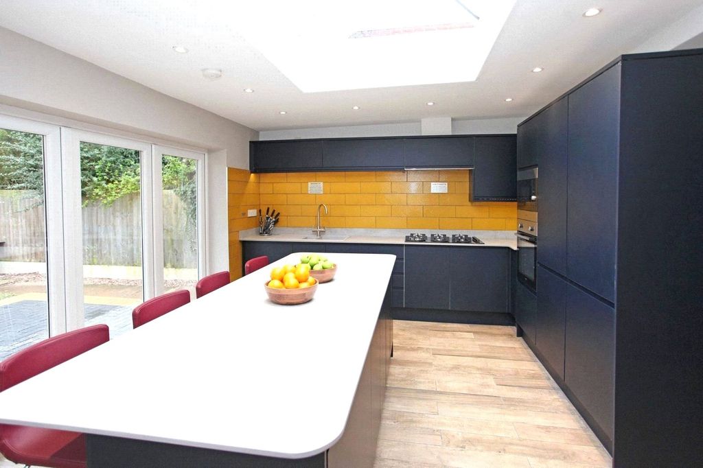 Property photo 3 of 17 Picture No. 32