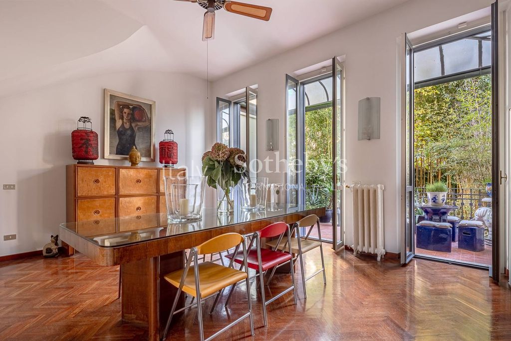 Property photo 2 of 33