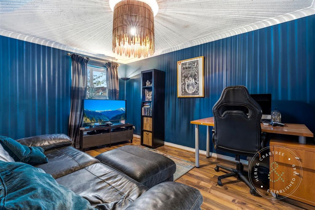 Property photo 3 of 25 Int Mitchell (1).Jpg