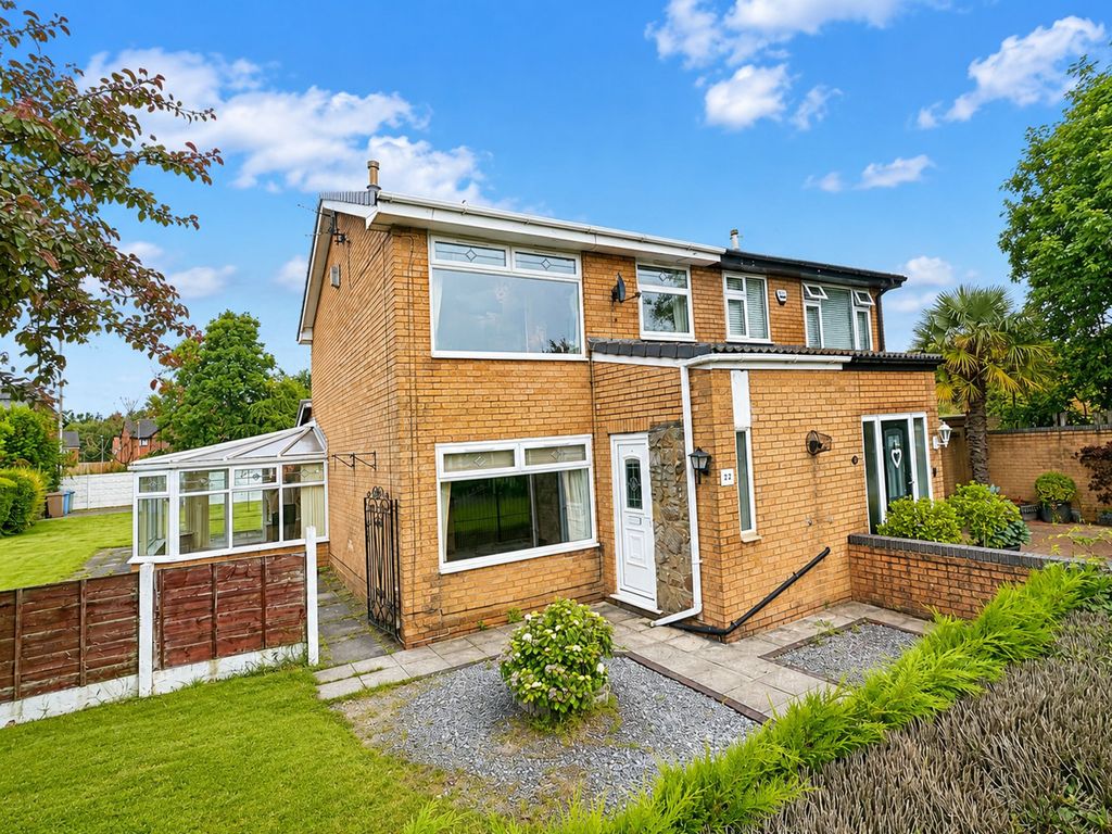Property photo 1 of 18 External