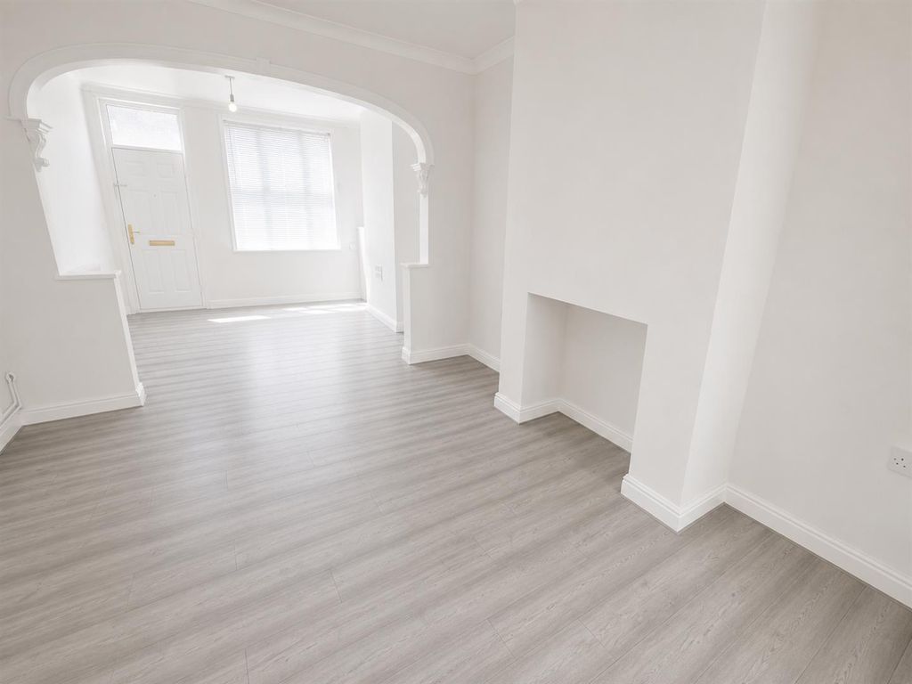 Property photo 3 of 12 2
