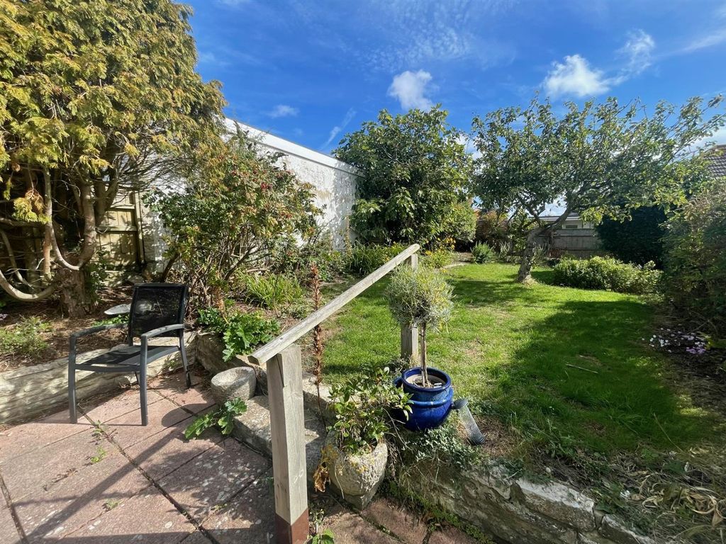 Property photo 2 of 15 4266 Garden Jem.Jpg