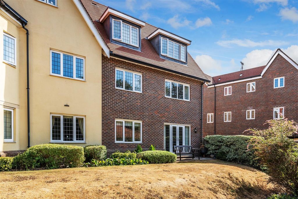 Property photo 1 of 13 Flat-2-Ashcroft-Place-2.Jpg