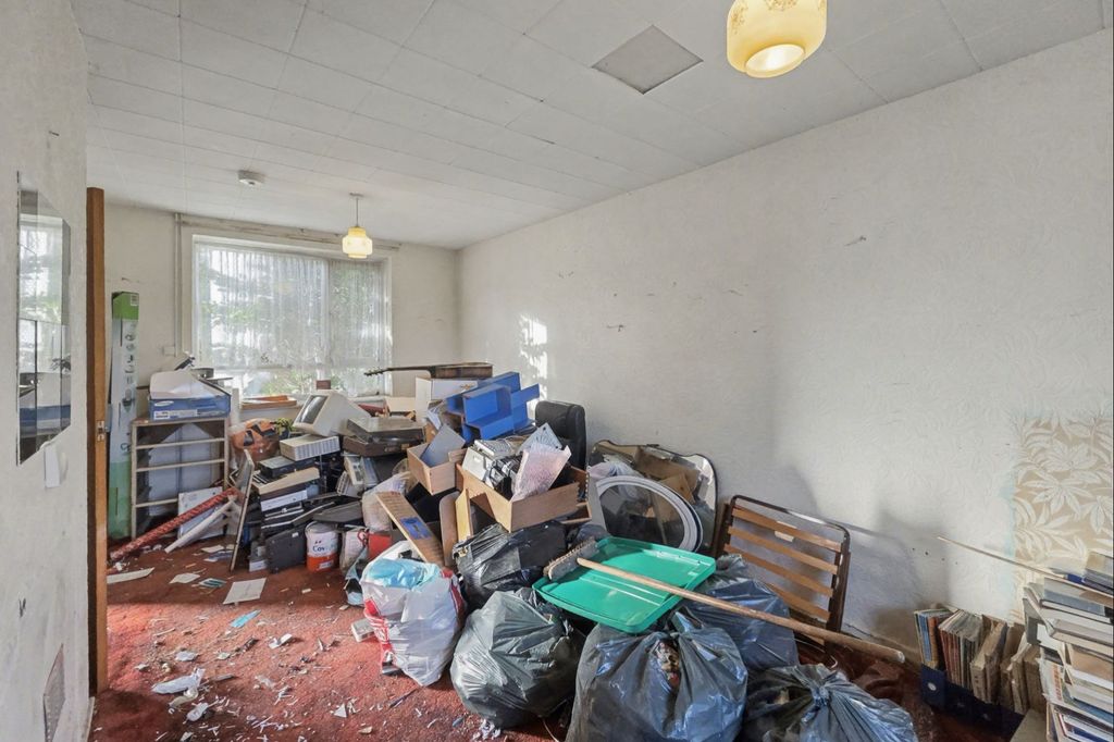 Property photo 2 of 20 4 Lingmoor Close, Middleton, Manchester M24 4Jw