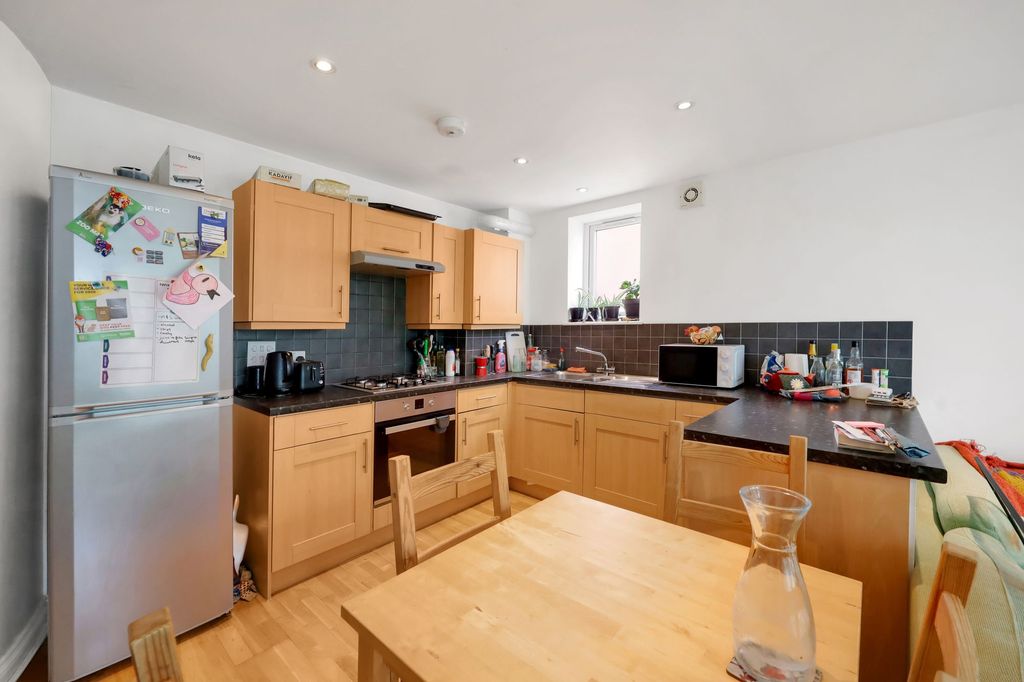 Property photo 2 of 11