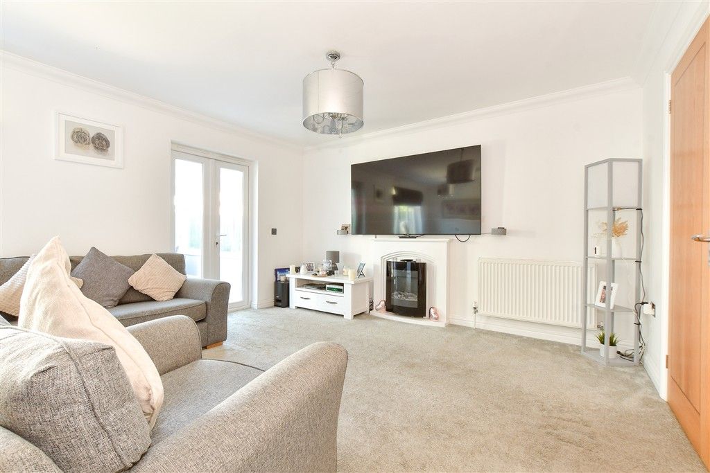 Property photo 1 of 14 Lounge