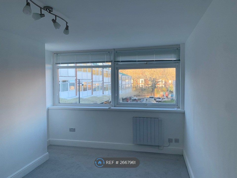 Property photo 3 of 9 Bedroom