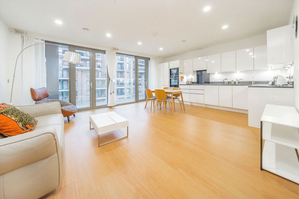 Property photo 3 of 8