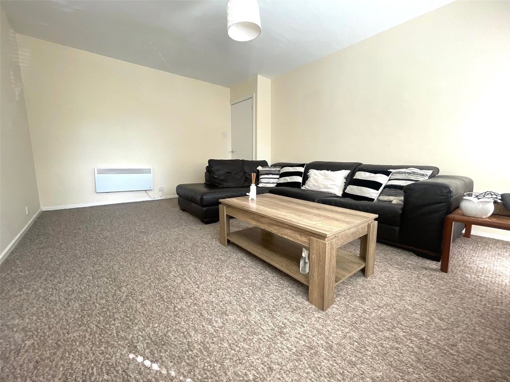 Property photo 2 of 12 Picture No. 18