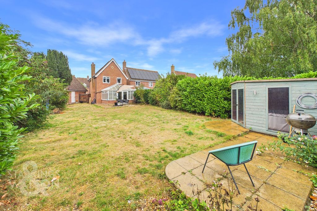 Property photo 2 of 24