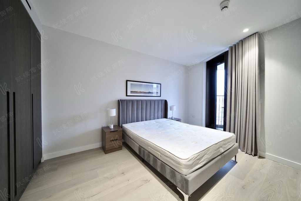 Property photo 2 of 8 Bedroom