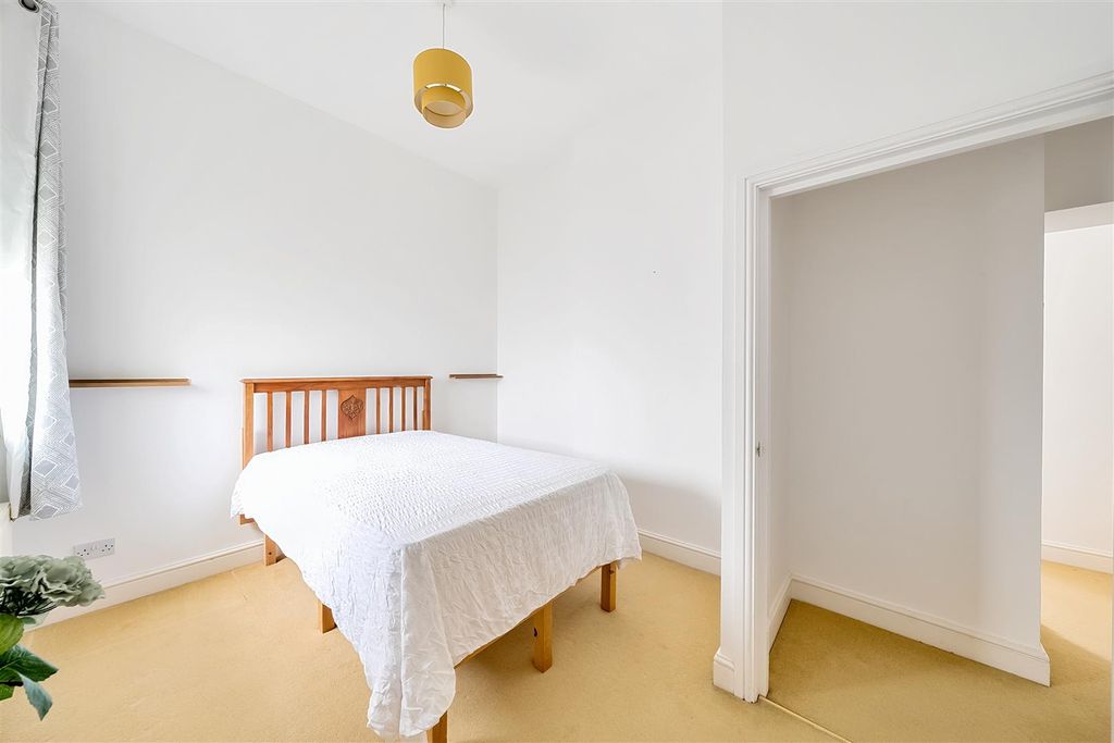 Property photo 3 of 17 Master