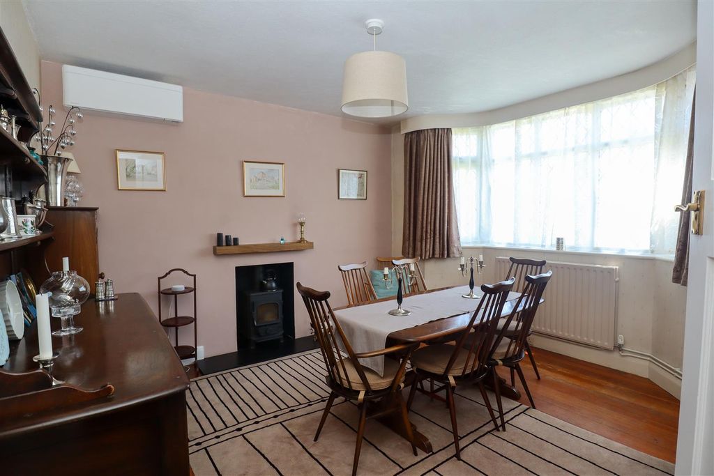 Property photo 2 of 23