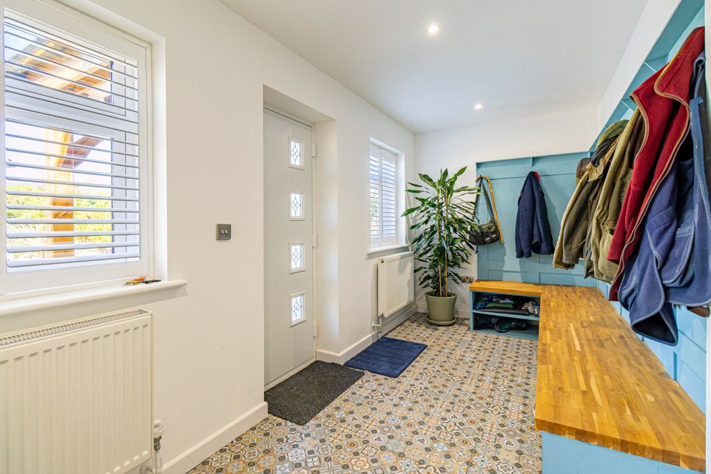 Property photo 3 of 52 4538786
