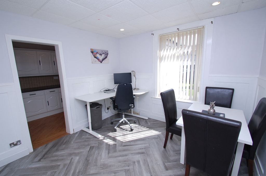 Property photo 3 of 24 5372353