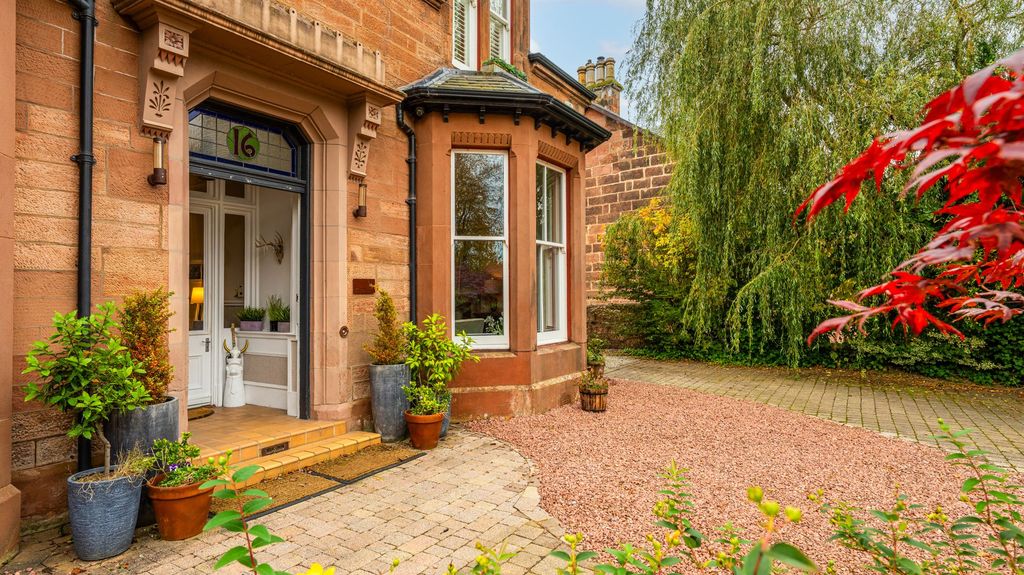 Property photo 2 of 71