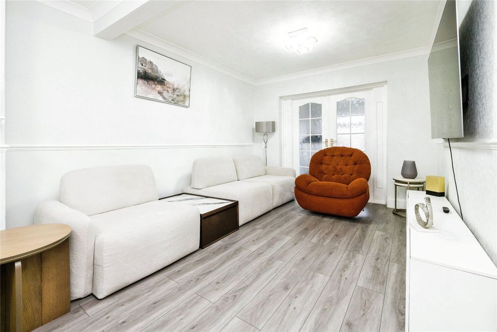 Property photo 2 of 22 Picture No. 29