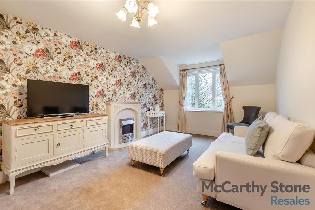 Property photo 2 of 25 8671122-Interior05.Jpg