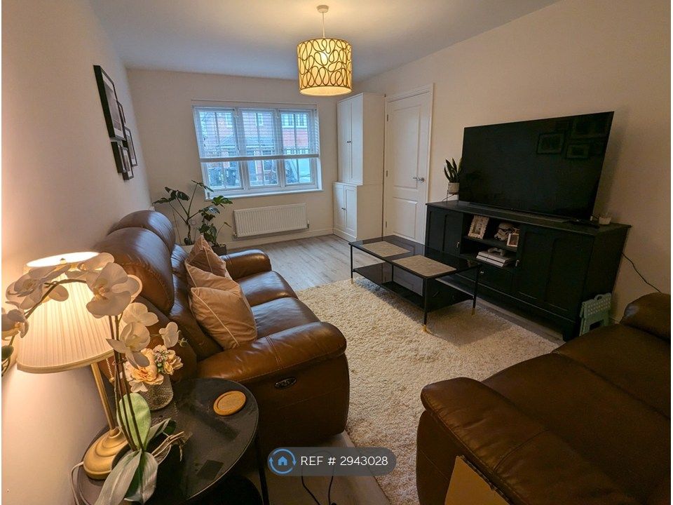 Property photo 3 of 21 Living Room