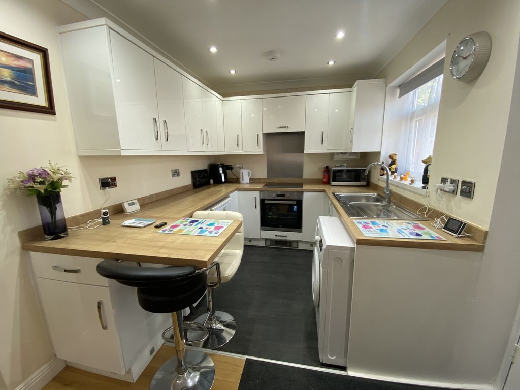 Property photo 3 of 18 Photo 8